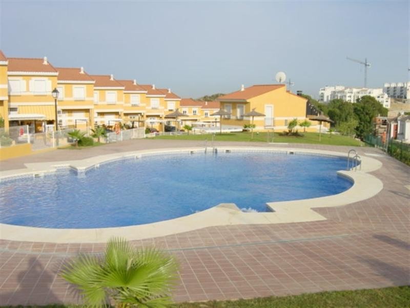 Townhouse for sale in Villas del Golf in La Duquesa 180,000 Euros