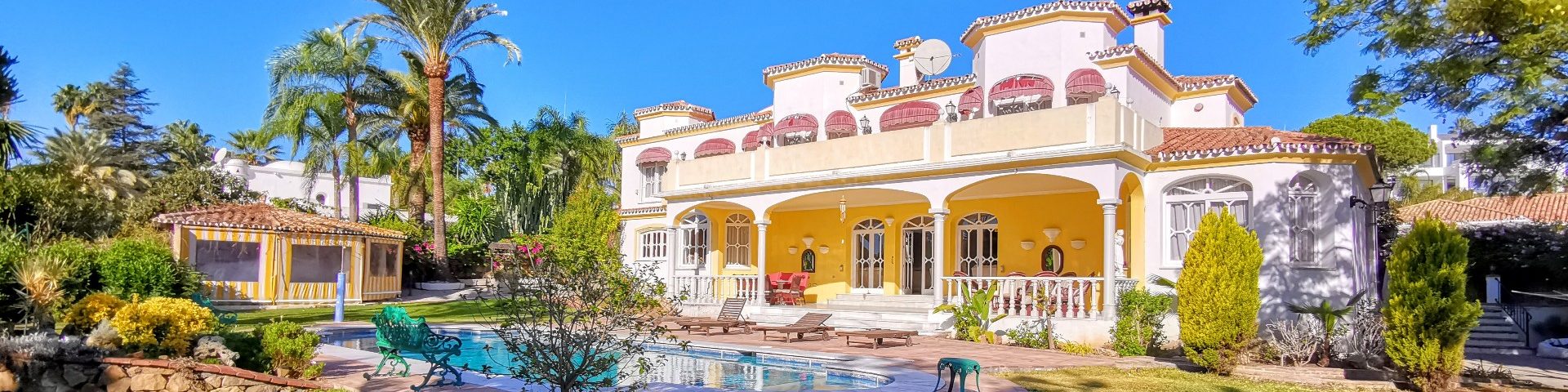 Grand villa with private pool