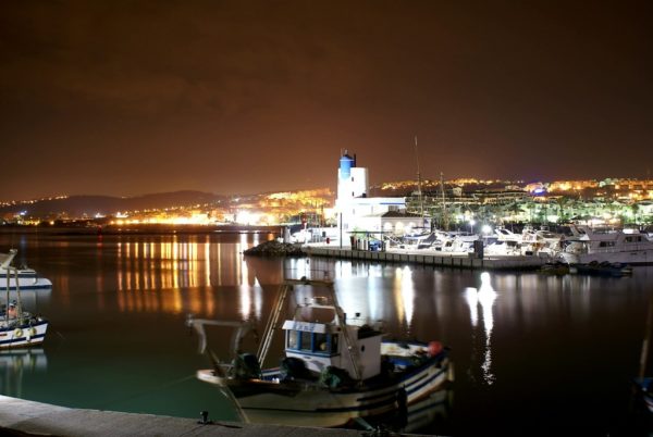 Duquesa Marina at night